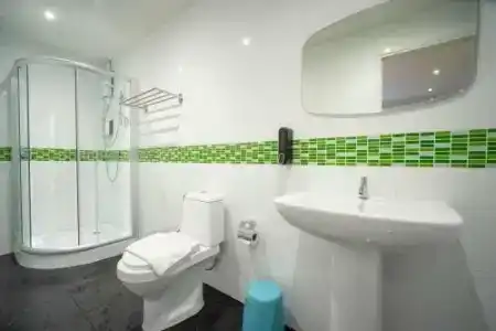Resort V - MRT Huai Khwang - 5