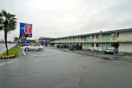 Motel 6-Fresno, CA - Blackstone North - 6