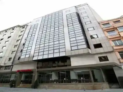 Ramada By Wyndham Istanbul Taksim - 10