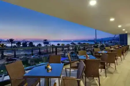 Hilton Garden Inn Izmir Bayrakli - 63