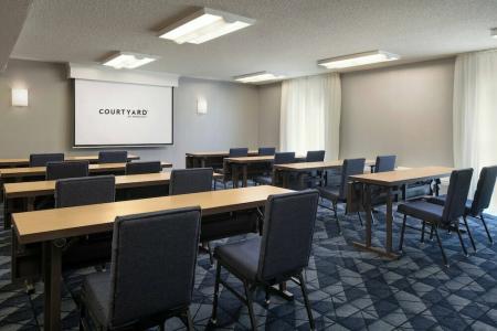 Courtyard by Marriott Fresno - 39